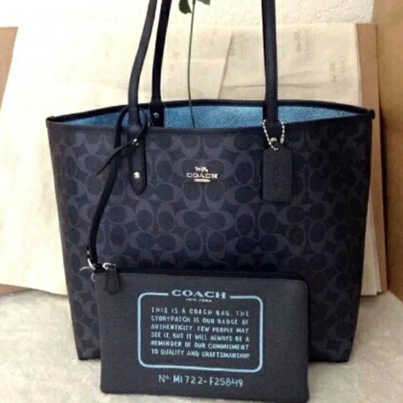 🚫SOLD🚫NWT COACH REVERSIBLE METALLIC CITY TOTE - Picture 4 of 8